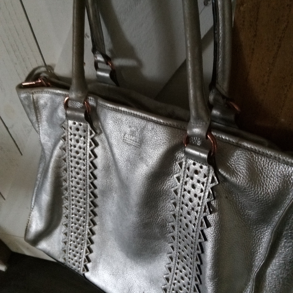Aimee Kestenberg silver pebbled bag. $62 . 15"x11"